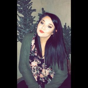 Meet your Posher, Hannah